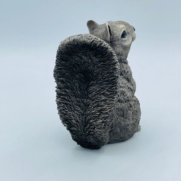 Vintage Castagna Realistic Gray Squirrel Holding Nut Figurine Made in Italy 1988 - Picture 4 of 10